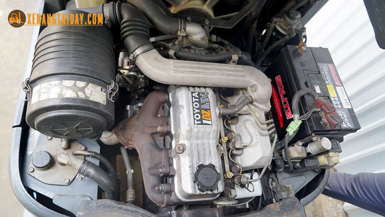 Xe nâng dầu TOYOTA 02-6FD15