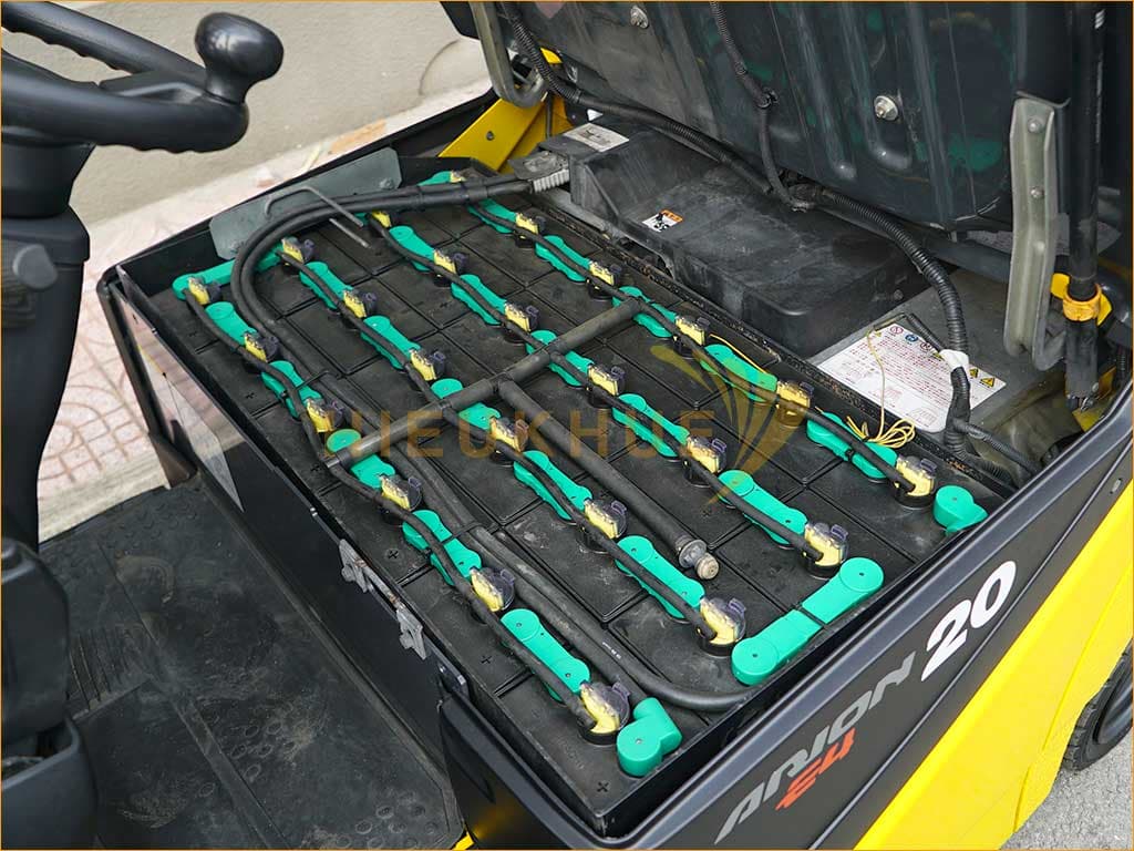 Xe nâng điện ngồi lái KOMATSU FB20A-12 - Ảnh 12