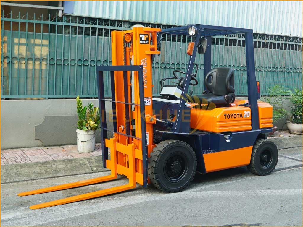 Xe nâng dầu TOYOTA 5FD20 - Ảnh 3