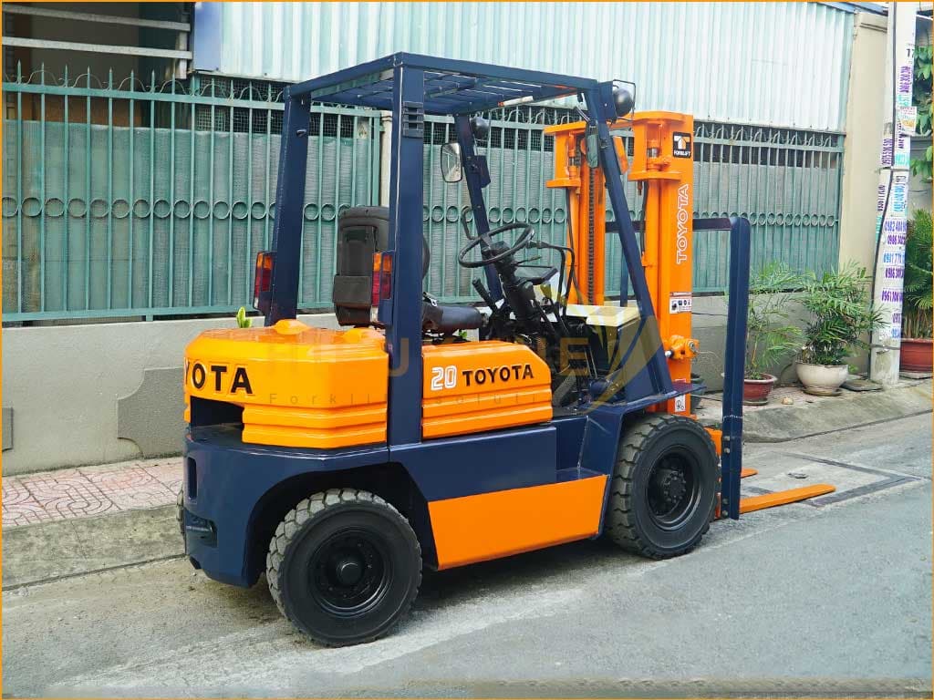 Xe nâng dầu TOYOTA 5FD20 - Ảnh 6