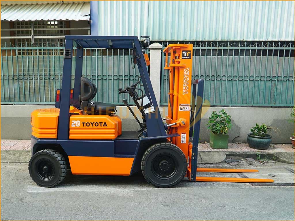 Xe nâng dầu TOYOTA 5FD20 - Ảnh 2