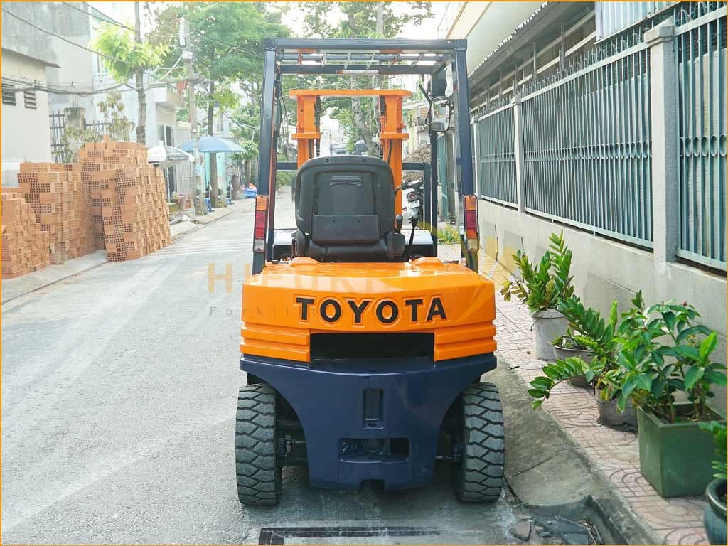 Xe nâng dầu TOYOTA 5FD20 - Ảnh 8