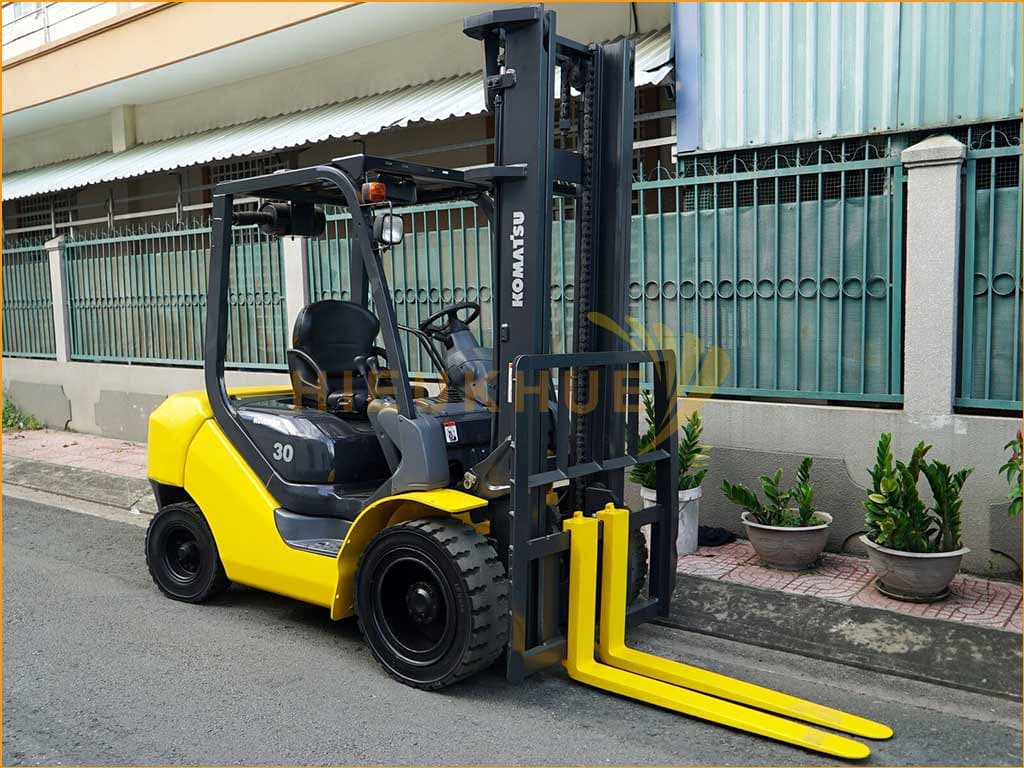 Xe nâng dầu KOMATSU FD30C-17 - Ảnh 4