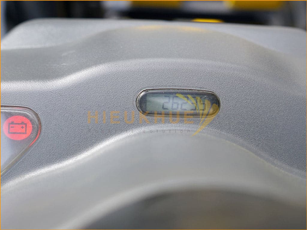 Xe nâng dầu KOMATSU FD30C-17 - Ảnh 11