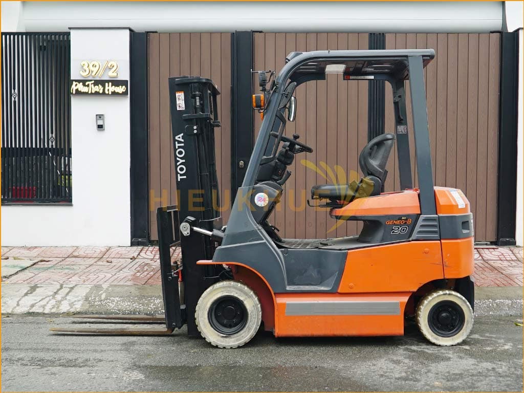 Xe nâng điện ngồi lái TOYOTA 7FBH20