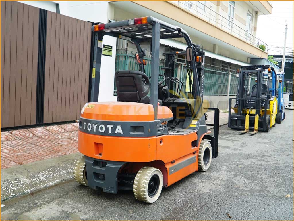 Xe nâng điện ngồi lái TOYOTA 7FBH20 - Ảnh 6