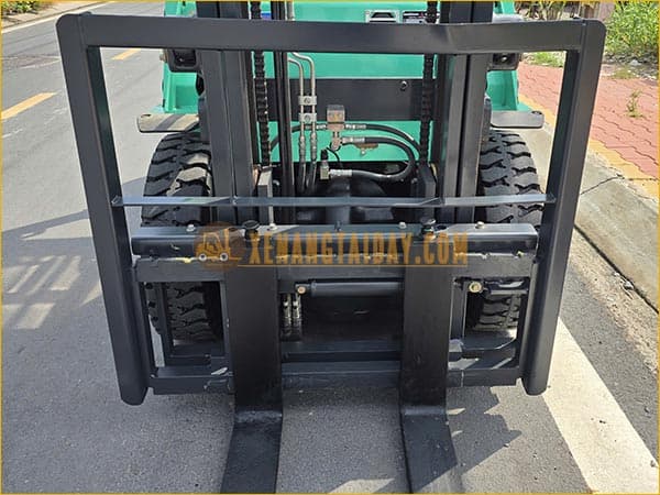 Xe nâng dầu MITSUBISHI FDE20T - Ảnh 3