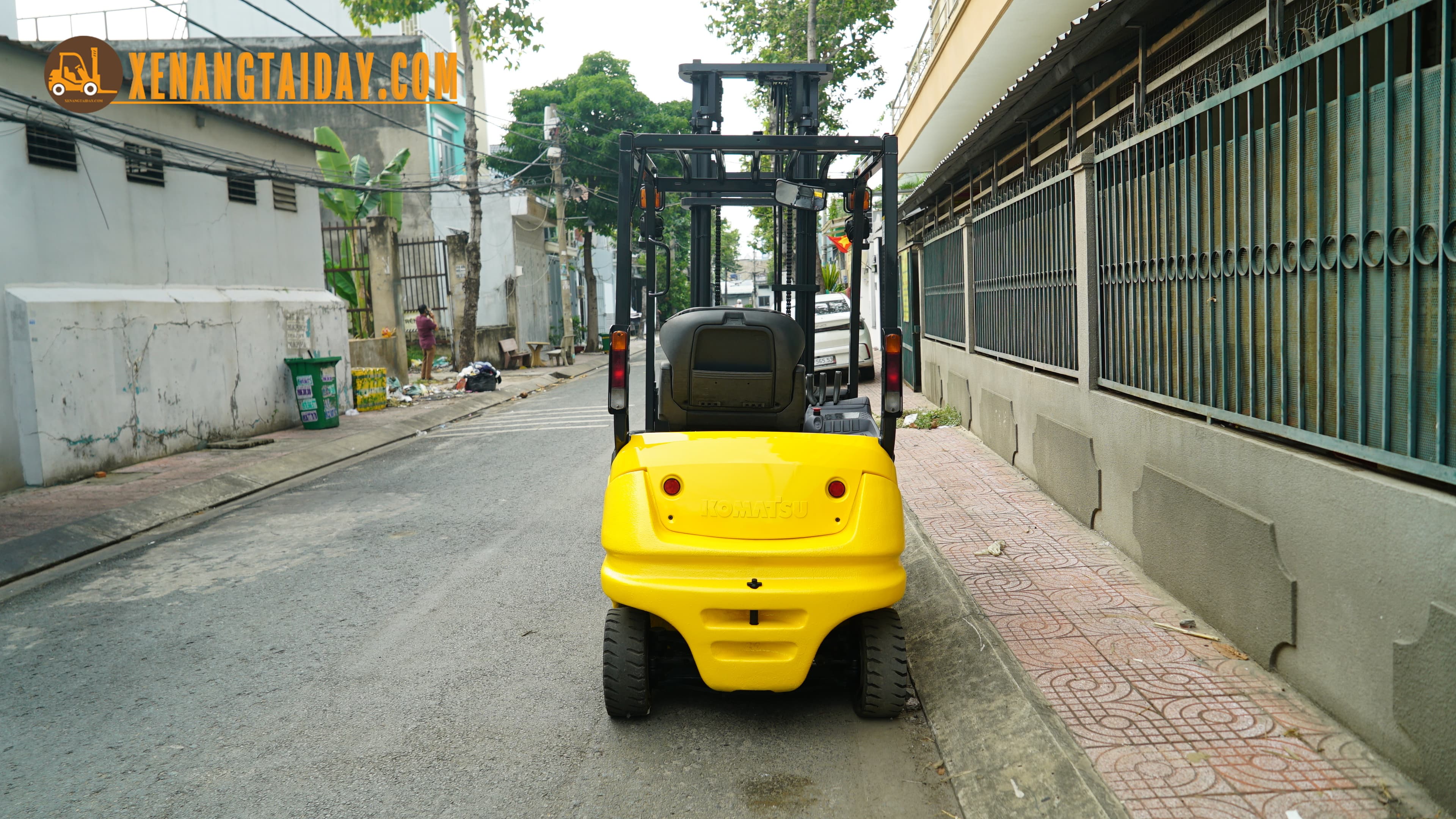 Xe nâng điện ngồi lái KOMATSU FB20A-12 - Ảnh 11