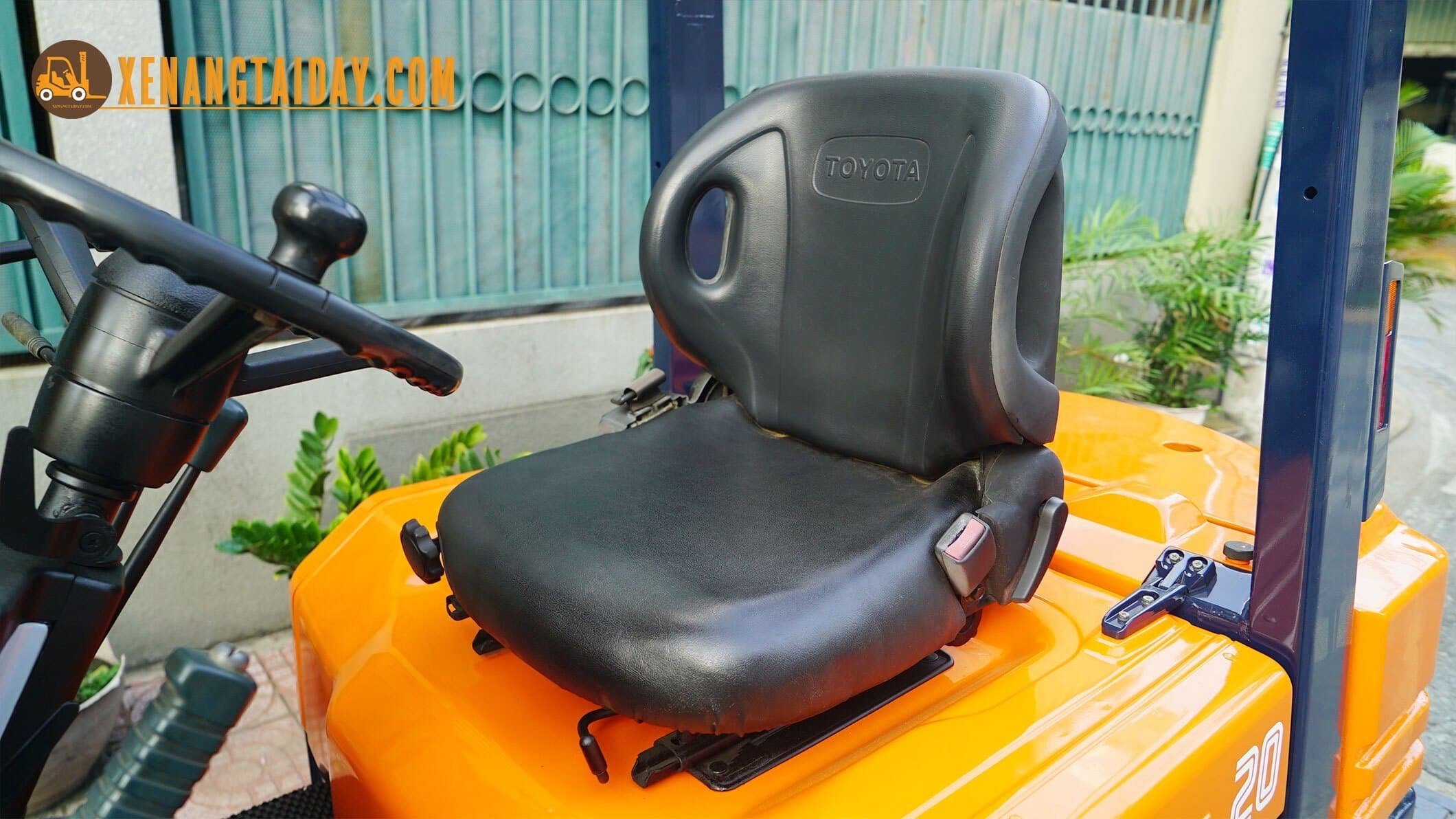 Xe nâng dầu TOYOTA 5FD20 - Ảnh 8