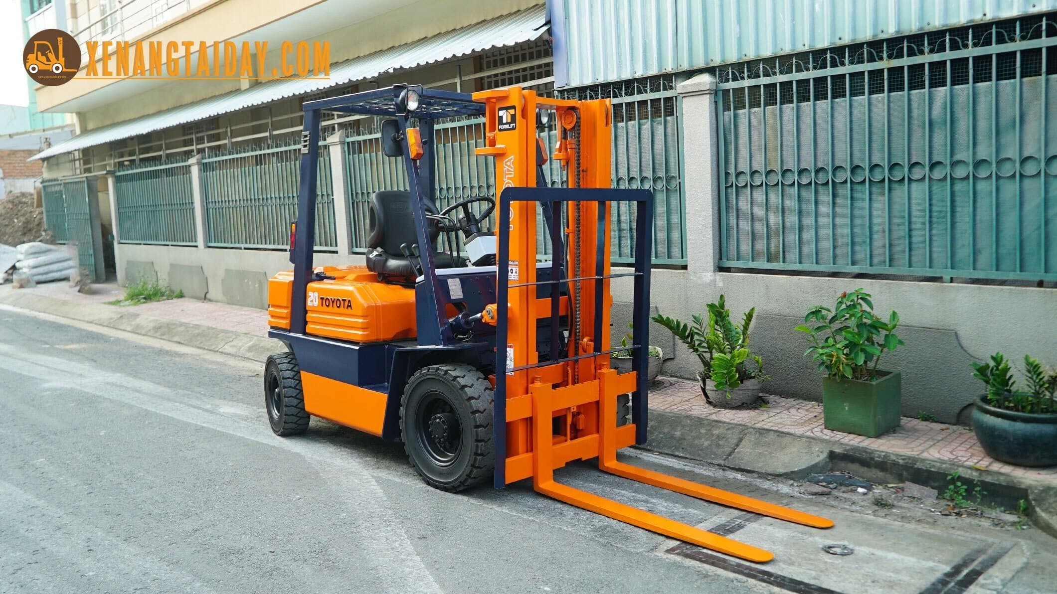 Xe nâng dầu TOYOTA 5FD20 - Ảnh 2